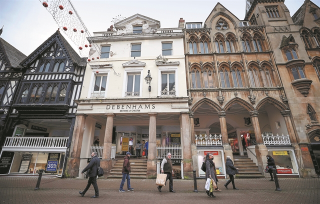 Λουκέτα σε ιστορικές βρετανικές αλυσίδες