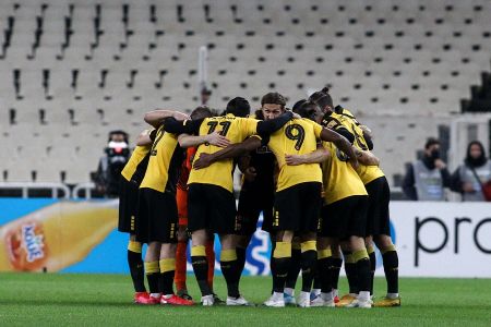Super League : Η ΑΕΚ θέλει τη νίκη κόντρα στο Βόλο για ήρεμα Χριστούγεννα