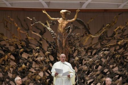 Κορωνοϊός : «Ναι» από το Βατικανό στα εμβόλια κατά της πανδημίας