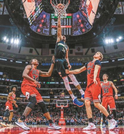 Ο Γιάννηςέμεινε σπίτι του