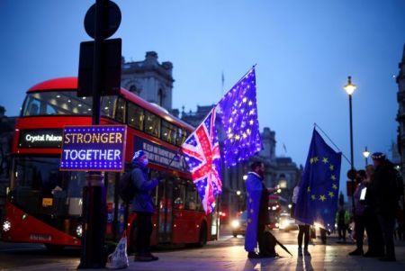 Μετάλλαξη κορωνοϊού: Υπό πίεση ο Τζόνσον – Σηκώνει λευκή σημαία στις διαπραγματεύσεις για το Brexit