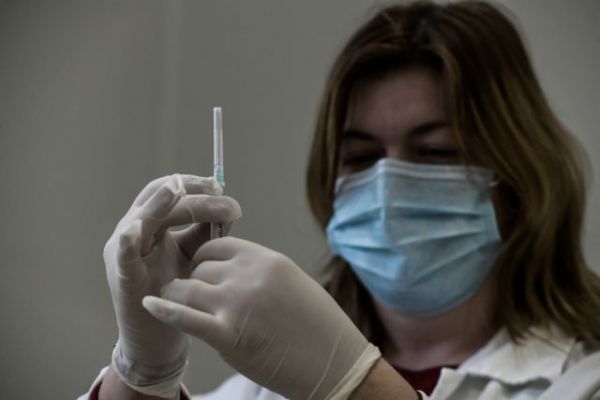 Κορωνοϊός : Στην τελική ευθεία για την άφιξη του εμβολίου -Ποιοι θα το λάβουν πρώτοι, πώς θα κλείνουμε το ραντεβού | tovima.gr