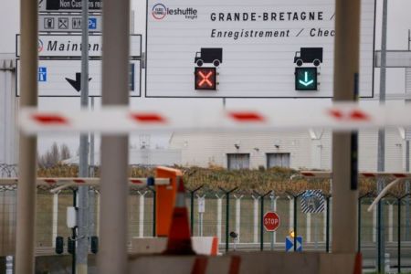 Κορωνοϊός : Τουλάχιστον έως 6 Ιανουαρίου οι περιορισμοί στις μετακινήσεις από Βρετανία προς Γαλλία