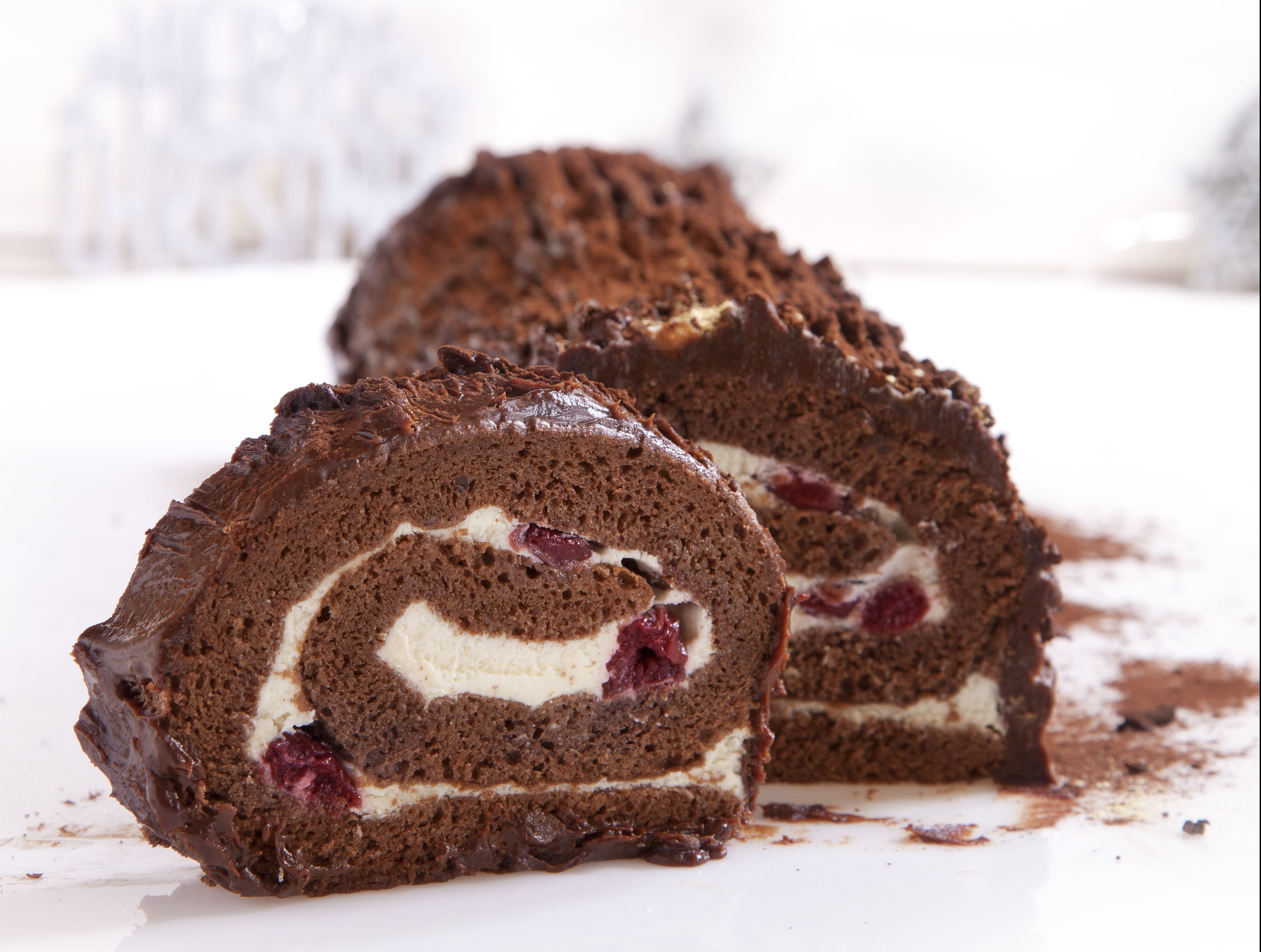 Κορμός με σοκολάτα και βύσσινα