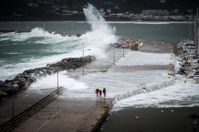 Καιρός : Ξεκίνησαν οι καταιγίδες – Πού θα χτυπήσει η κακοκαιρία τις επόμενες ώρες [χαρτές] | tovima.gr