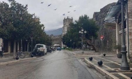 Γιάννινα : Πάντα γοητευτικά αλλά αντί γιορτινά … έρημα! (Φωτογραφίες)