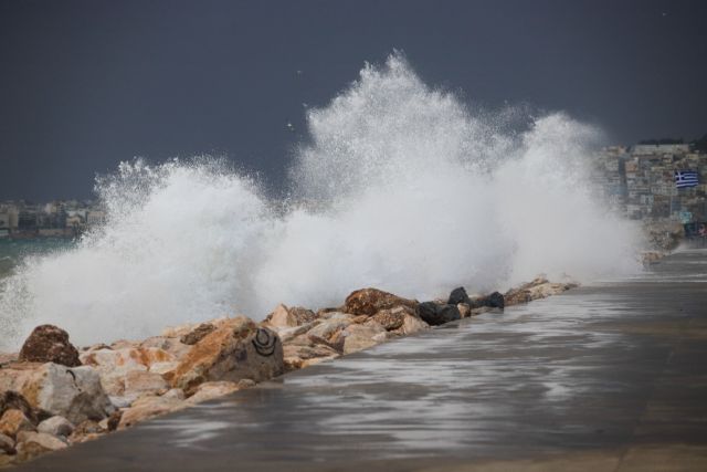 Καταιγίδες και πτώση θερμοκρασίας τη Δευτέρα – Πού θα χιονίσει