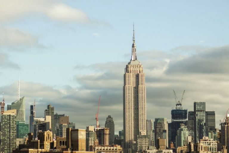 Λήξη συναγερμού στη Νέα Υόρκη: Φάρσα το τηλεφώνημα για βόμβα στο Empire State Building | tovima.gr