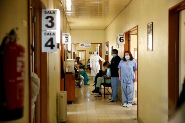 Κορωνοϊός : Η Ευρώπη εμβολιάζεται για να σκοτώσει το «τέρας» της πανδημίας