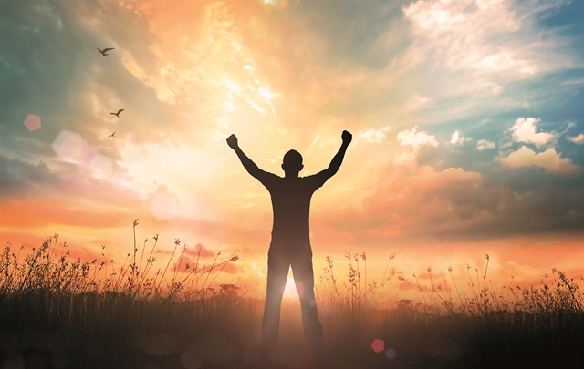 Από τη σκοτεινιά της πανδημίας… στο νέο ελληνικό όνειρο