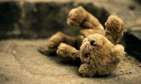 Ποιος διδάσκει την απανθρωπιά στα παιδιά;