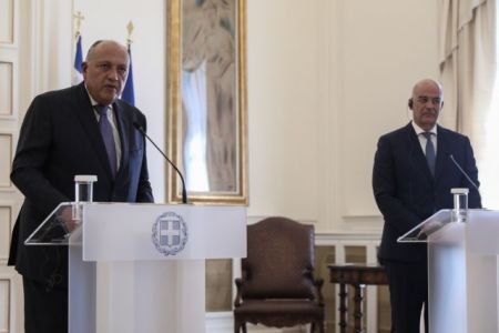 Επικοινωνία Δένδια με αιγύπτιο ΥΠΕΞ – Τι συζήτησαν