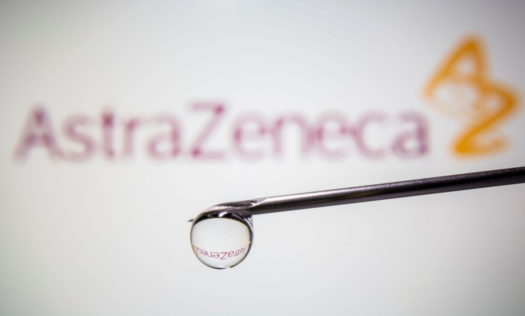 AstraZeneca: Υποβάλαμε πλήρη δεδομένα στον ΕΜΑ για αδειοδότηση του εμβολίου