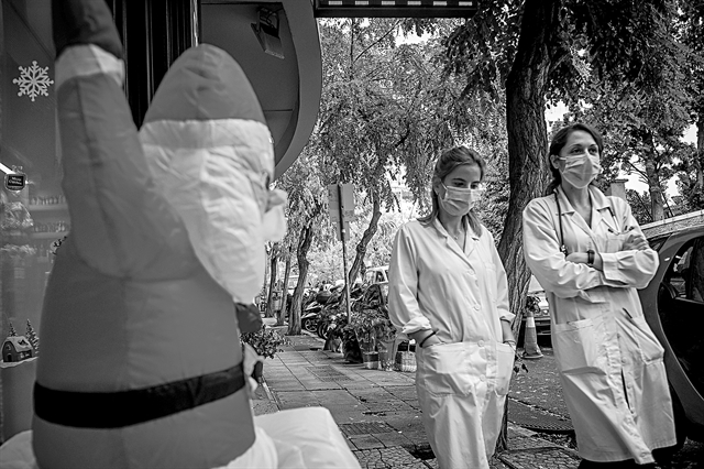 Κλειδώνει έως τη νέα χρονιά η παράταση του lockdown