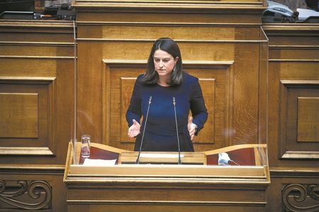 Για την Παιδείαη πρώτη πολιτικήμάχη του 2021