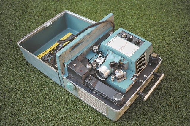 Ξεχασμένοι θησαυροί στο υπόγειο του σχολείου