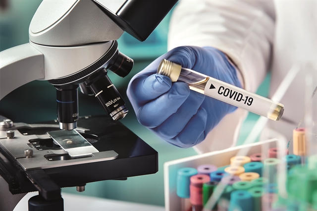 Ηλίας Μόσιαλος : Σκλήρυνση κατά πλάκας και εμβόλια COVID-19 | tovima.gr