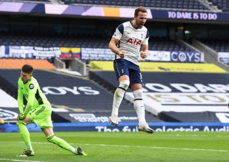 Νίκη για την Τότεναμ 3-0 τη Λιντς