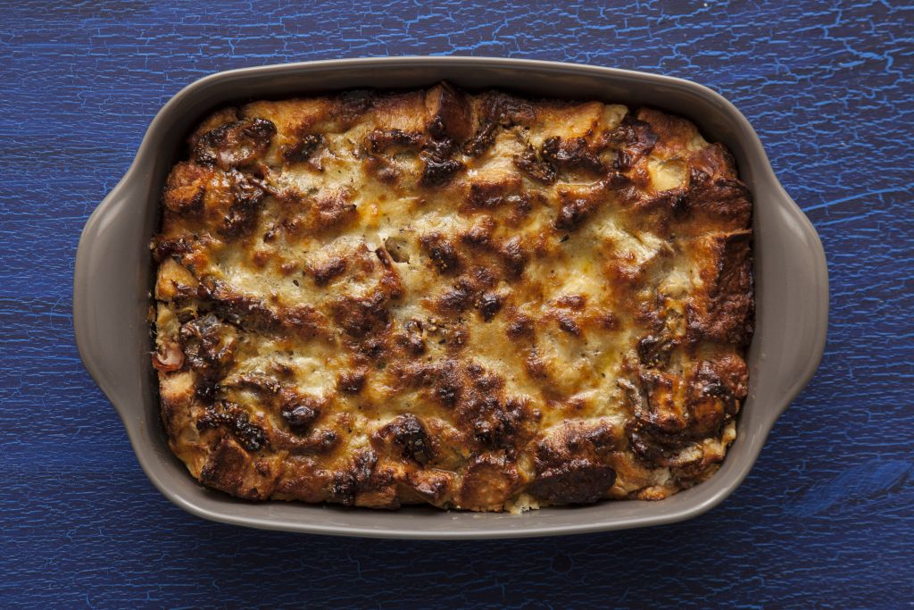 Πουτίγκα από βασιλόπιτα (πολίτικη) ή τσουρέκι