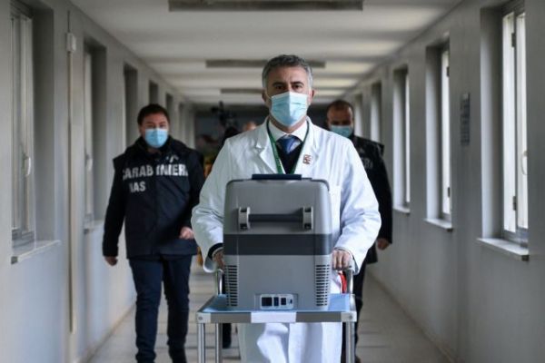 Κορωνοϊός : Σε συναγερμό η χώρα αναμένοντας το «αποτύπωμα» των γιορτών – Ανησυχία για την Αττική