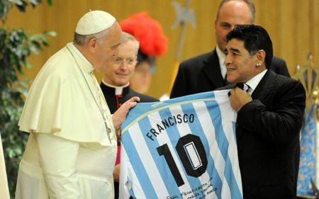 Πάπας Φραγκίσκος : «Ο Μαραντόνα ήταν ένας ποιητής των γηπέδων»