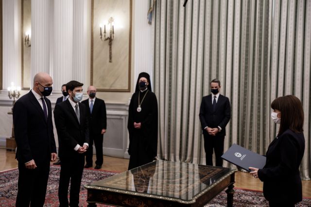 Ανασχηματισμός : Ορκίστηκαν τα νέα μέλη της κυβέρνησης – Με πολιτικό όρκο Αμυράς, Γιατρομανωλάκης