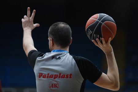 Basket League : Ποιοι θα διαιτητεύσουν το ντέρμπι του Παναθηναϊκού με την ΑΕΚ