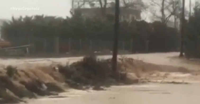 Κακοκαιρία : Σοβαρά προβλήματα και πλημμύρες σε Σέρρες και Μενίδι