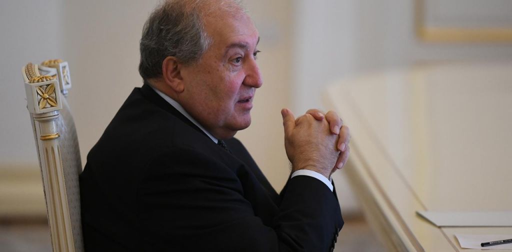 Με κορωνοϊό ο πρόεδρος της Αρμενίας – Σε απομόνωση στο Λονδίνο