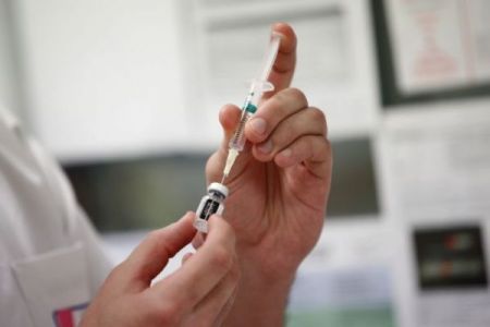 Κορωνοϊός : Γιατί η Ινδονησία δεν εμβολιάζει πρώτα τους ηλικιωμένους;