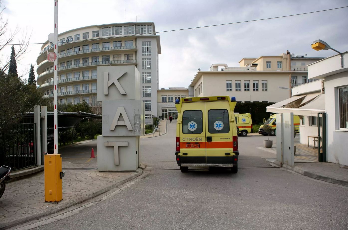 Αμάρυνθος : Σε κρίσιμη η κατάσταση ο νεαρός που τραυματίστηκε όταν βούτηξε για τον σταυρό