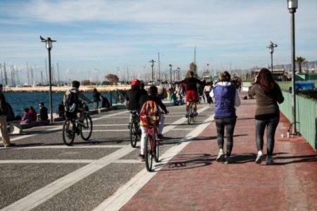 Lockdown : Μπαράζ ελέγχων για τον… χειμωνιάτικο ήλιο – Τσουχτερά πρόστιμα