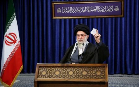 Το Τwitter έσβησε ανάρτηση του αγιατολάχ Χαμενεΐ