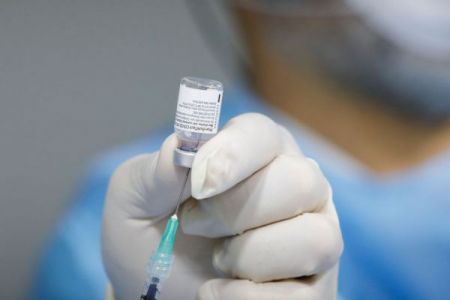 Κορωνοϊός : Εμβόλιο και έλλειψη ενζύμου G6PD – Διευκρινίσεις Μόσιαλου
