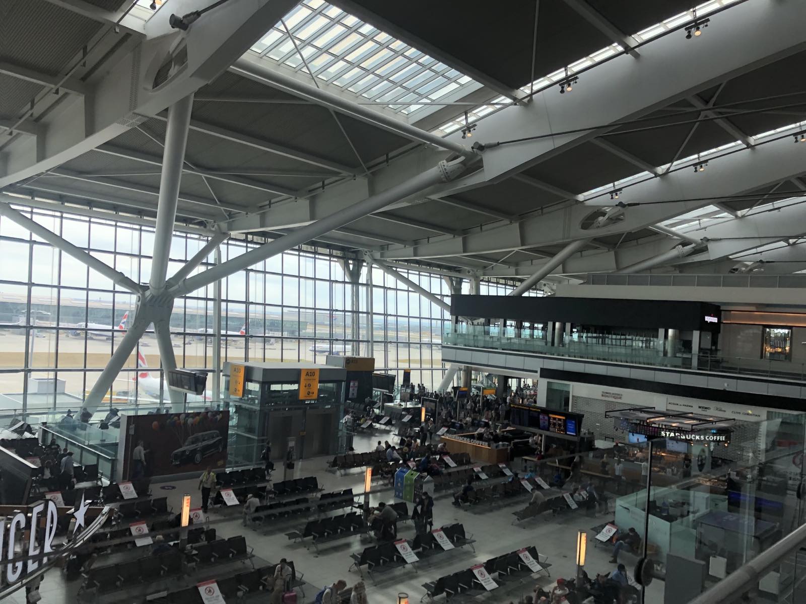 Κορωνοϊός – Βρετανία: Πτώση 73% της επιβατικής κίνησης στο Heathrow