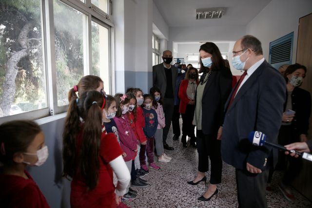 Κεραμέως : Προτεραιότητα της κυβέρνησης η δια ζώσης διδασκαλία