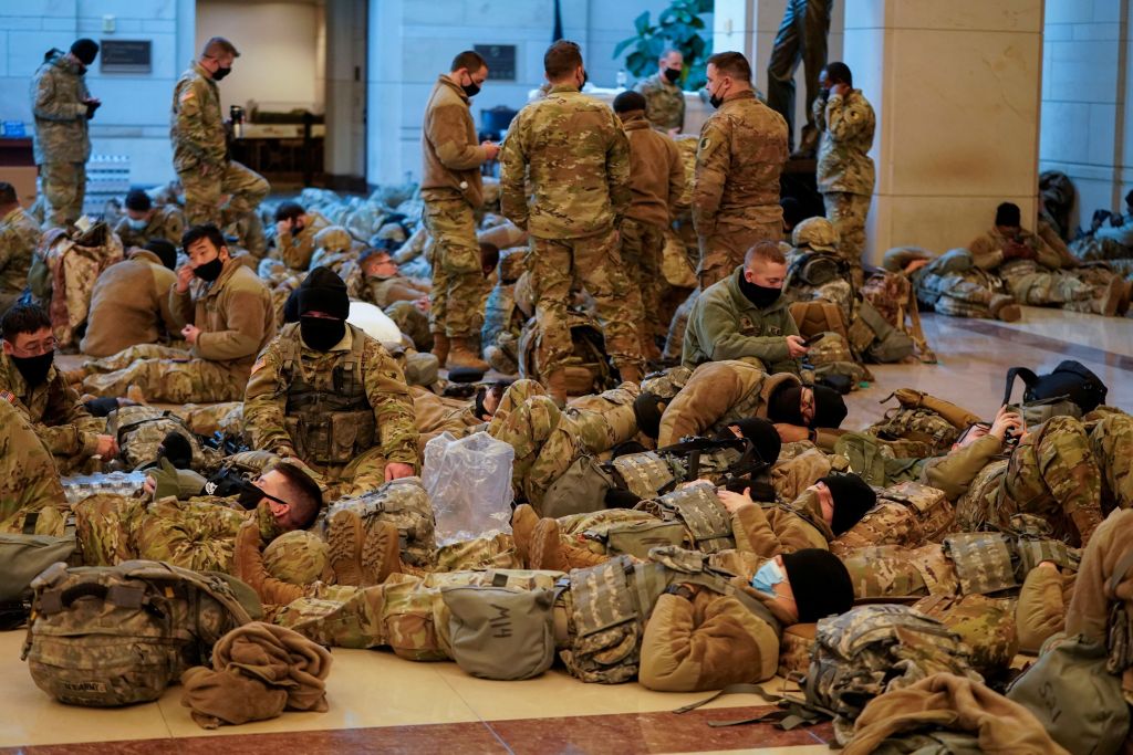 ΗΠΑ : Στο Καπιτώλιο δεκάδες άνδρες της Εθνοφρουράς – «Φρούριο» η Ουάσινγκτον