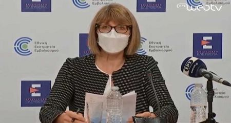 Τσολιά : Γιατί πρέπει να αναβάλουν τον εμβολιασμό όσοι έχουν ήδη νοσήσει με κορωνοϊό