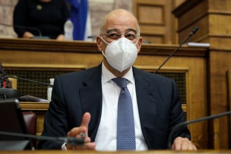 Δένδιας: Επίλυση με διάλογο και όχι με απειλές πολέμου