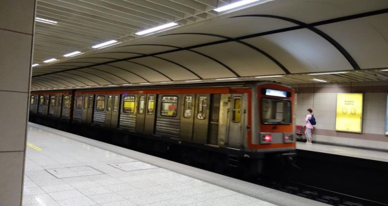 Επίθεση στο Μετρό : Προθεσμία για να απολογηθούν έλαβαν οι δύο ανήλικοι – Ελεύθερος ο ειδικός φρουρός | tovima.gr
