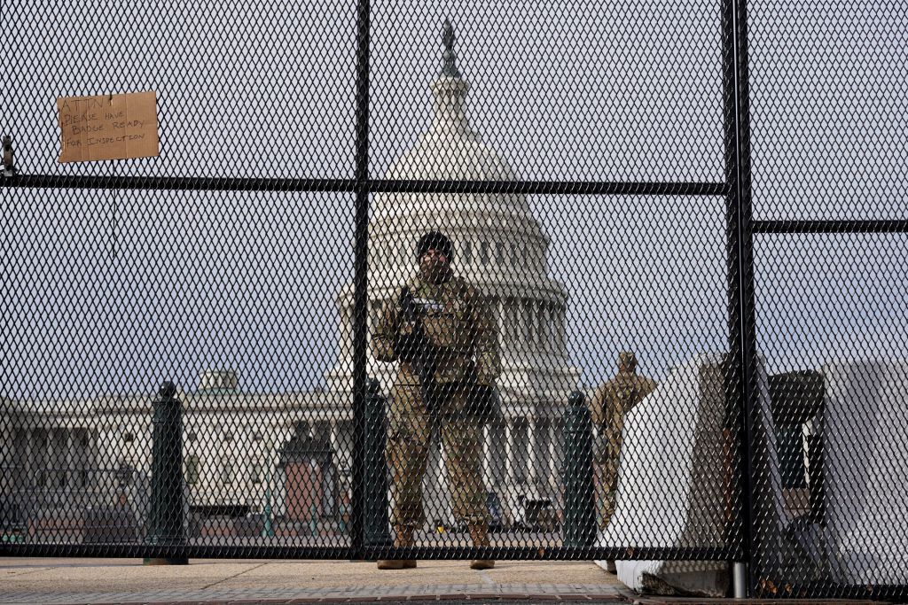 ΗΠΑ : Έγγραφα φωτιά για πραξικόπημα «καίνε» τον Τραμπ