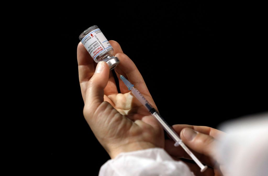 Κορωνοϊός : Μέχρι το καλοκαίρι να έχει εμβολιαστεί το 70% των ενηλίκων, συνιστά η Κομισιόν
