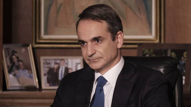 Mitsotakis explains upcoming Greek-Turkish talks, pace of vaccination rollout to his MPs