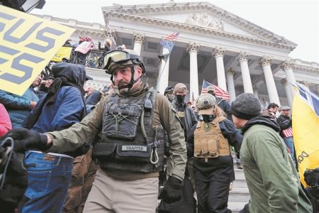 Ο ετερόκλητος στρατός των ζηλωτών του Τραμπ