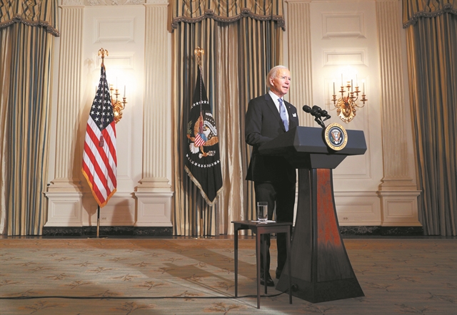 Η δημοκρατία είναι πολύτιμη, η δημοκρατία είναι εύθραυστη