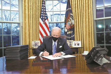 Κατεδαφίζει την «κληρονομιά» του μίσους