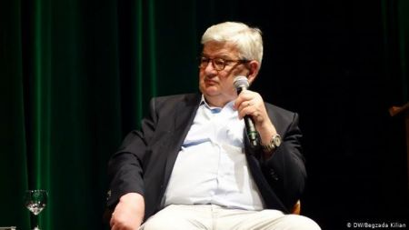 Γιόσκα Φίσερ : Καιροφυλακτεί ένας δεύτερος Τραμπ