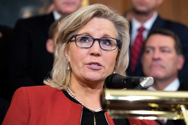 Λιζ Τσέινι: Φίλια πυρά κατά Τραμπ