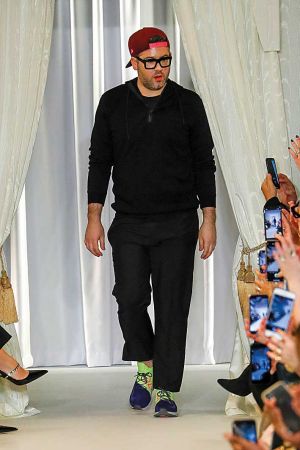 Brandon Maxwell: Από τη Μισέλ Ομπάμα στην Τζιλ Μπάιντεν