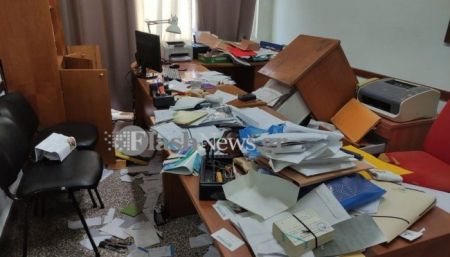 Άγνωστοι διέλυσαν το Εργατικό Κέντρο Χανίων